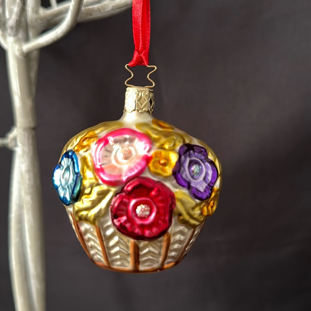 Christmas Ornament FLOWER BASKET BOUQUET BY INGE GLAS OF GERMANY